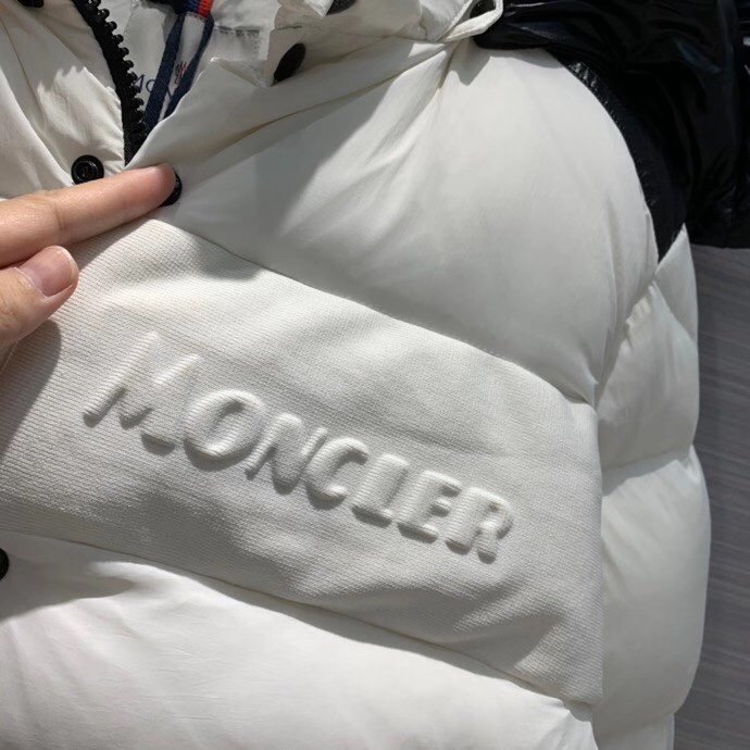 Moncler Aubrac Padded Jacket - FashionPlug