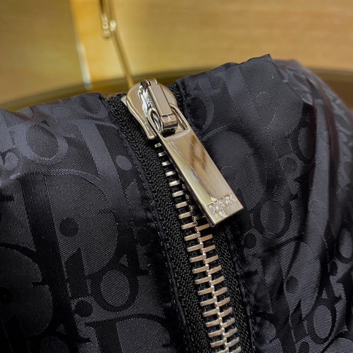 Dior Oblique Sleeveless Down Jacket In Blue - FashionPlug