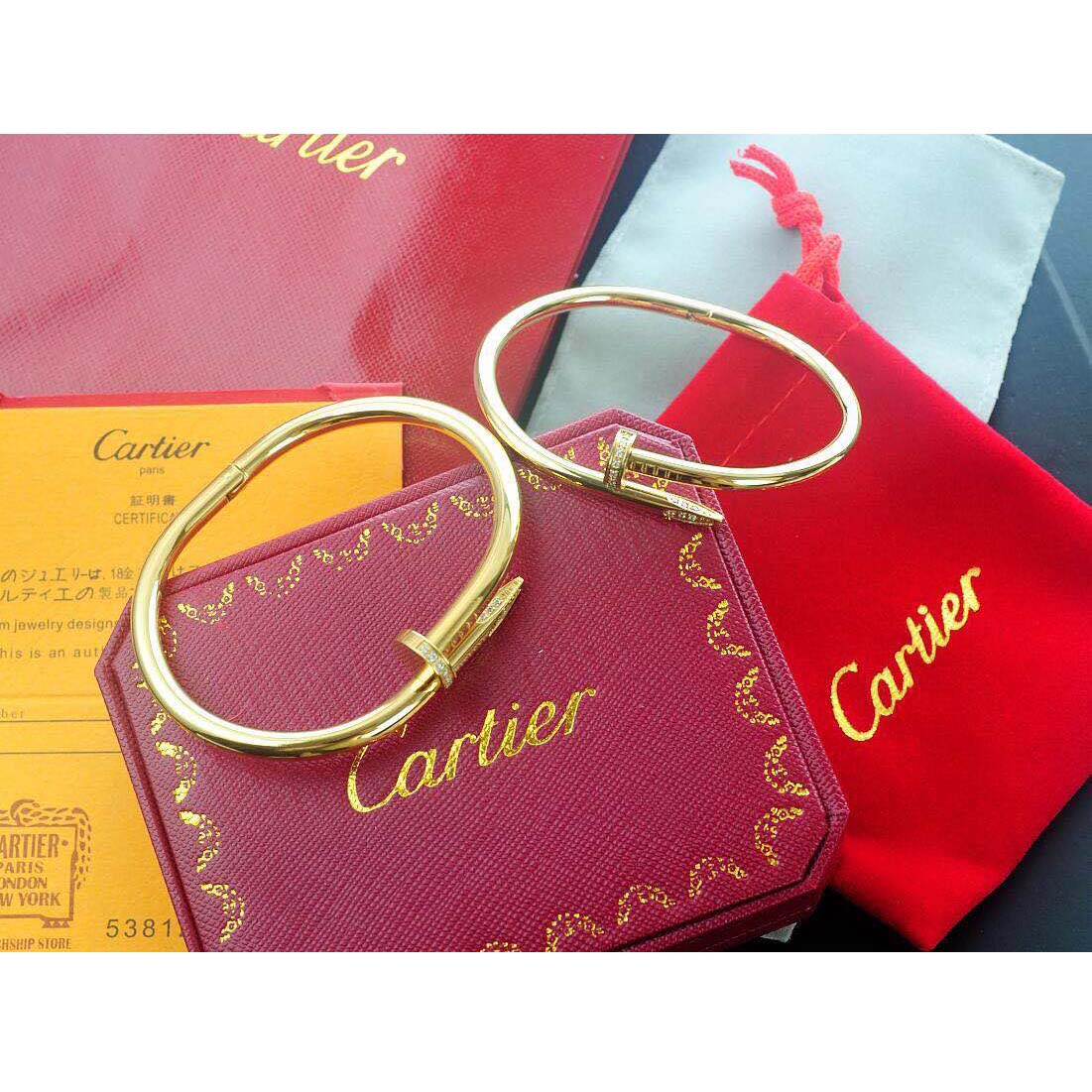 Cartier Bracelet - FashionPlug