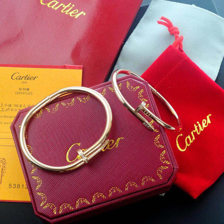 Cartier Bracelet - FashionPlug