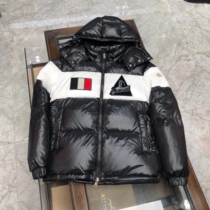 Moncler Logo Patch Padded Jacket - FashionPlug