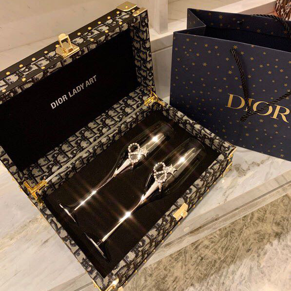 Dior Red Wine Glass - FashionPlug