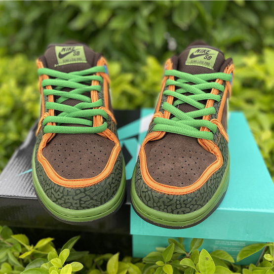 Nike SB Dunk Low 'De La Soul' 789841 332 - FashionPlug