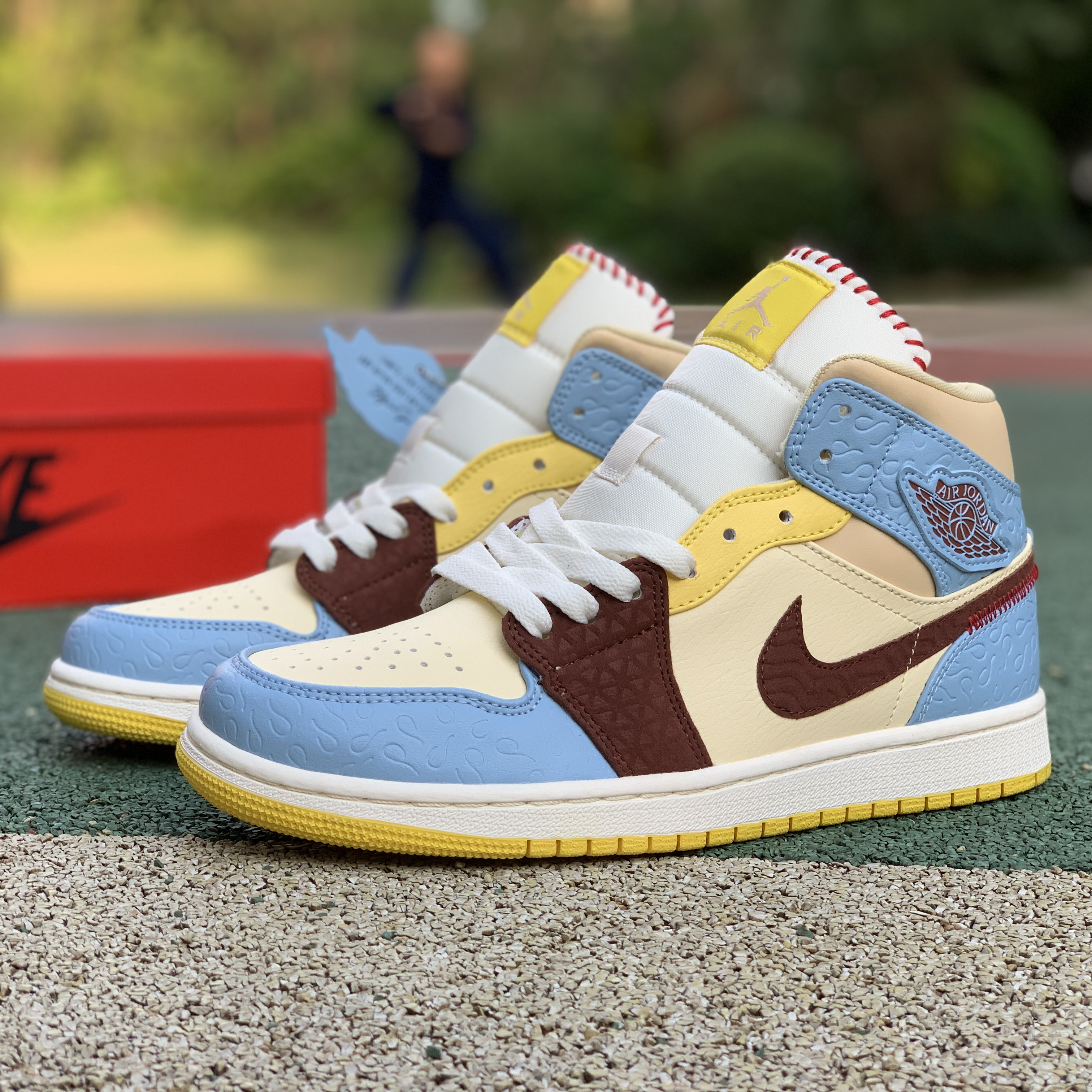 Jordan  Air 1 Mid CU2803-200 - FashionPlug