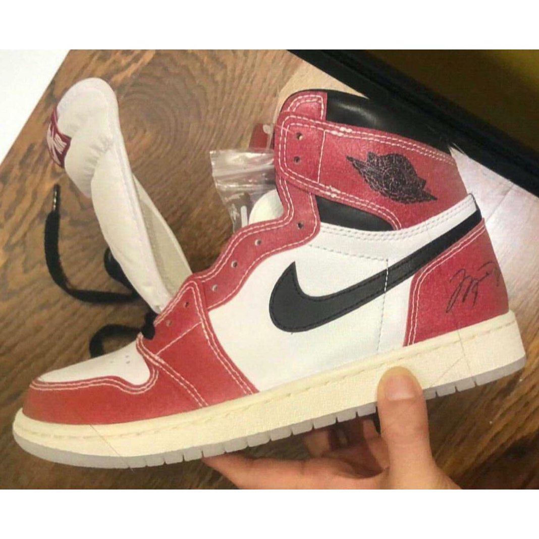 Jordan Air 1 High OG Sneakers - FashionPlug