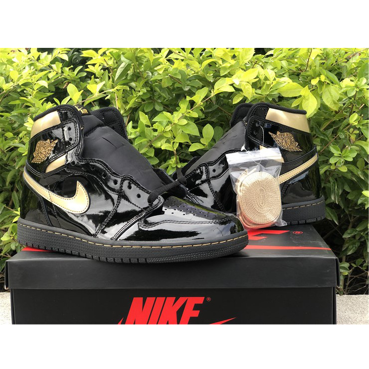 Jordan Air 1 Retro High Black Metallic Gold 555088-032 - FashionPlug