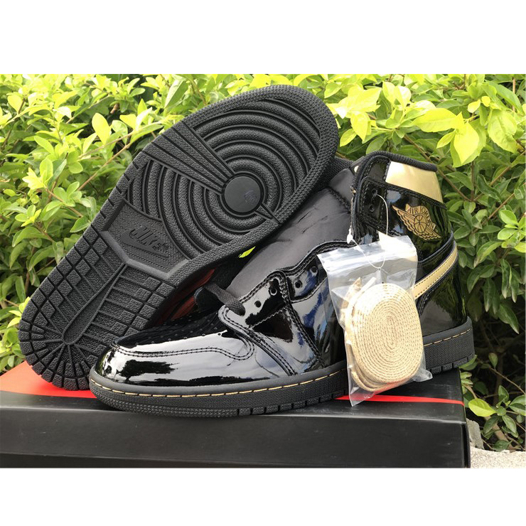 Jordan Air 1 Retro High Black Metallic Gold 555088-032 - FashionPlug