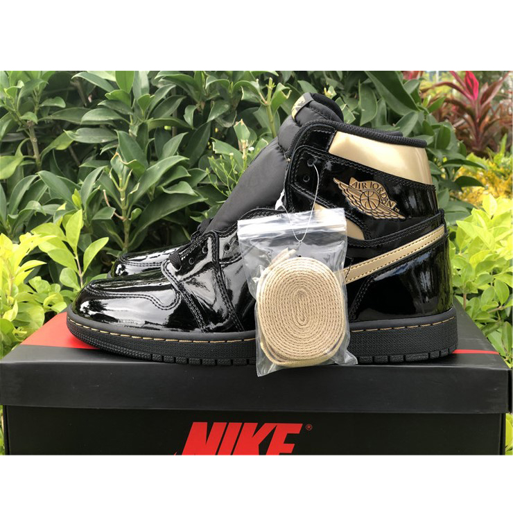 Jordan Air 1 Retro High Black Metallic Gold 555088-032 - FashionPlug