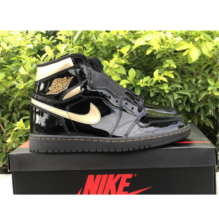 Jordan Air 1 Retro High Black Metallic Gold 555088-032 - FashionPlug