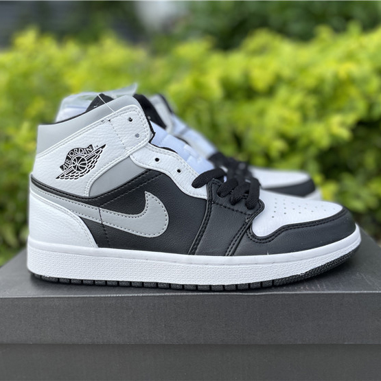 Jordan Air 1 High OG Sneakers - FashionPlug
