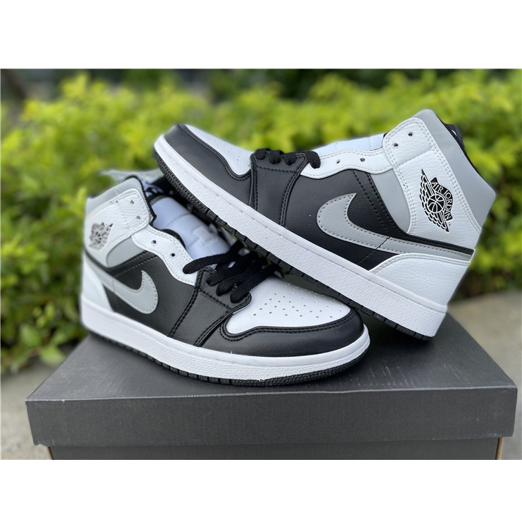 Jordan Air 1 High OG Sneakers - FashionPlug