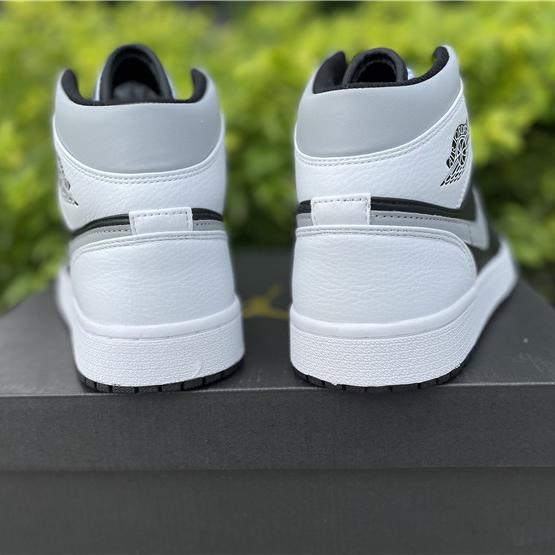 Jordan Air 1 High OG Sneakers - FashionPlug