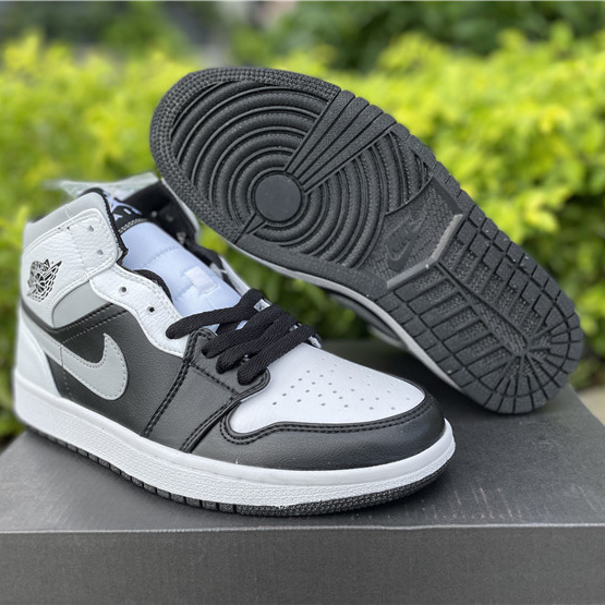 Jordan Air 1 High OG Sneakers - FashionPlug