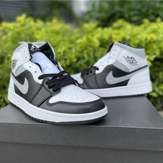 Jordan Air 1 High OG Sneakers - FashionPlug