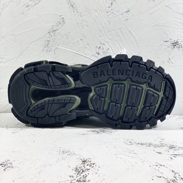 Balenciaga Track.2 Sneakers - FashionPlug