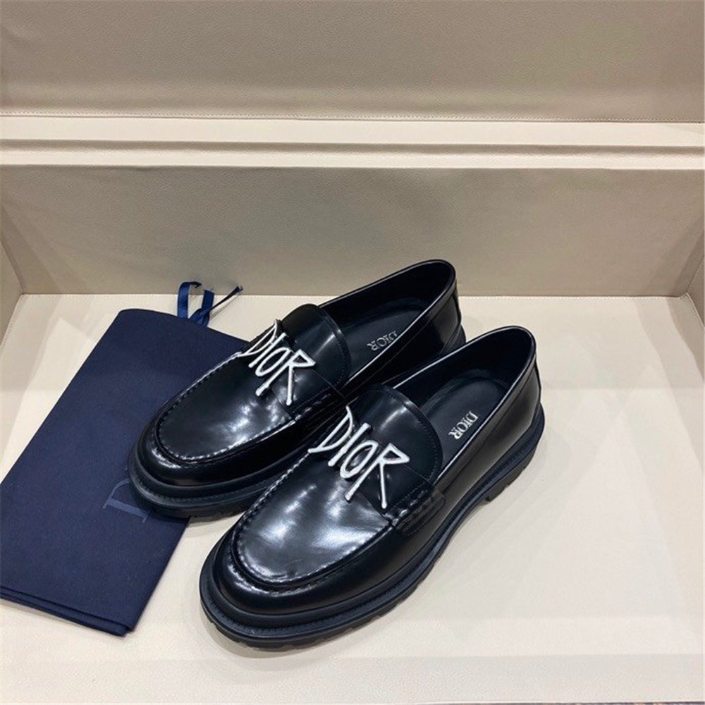 Dior Leather Sneaker - FashionPlug