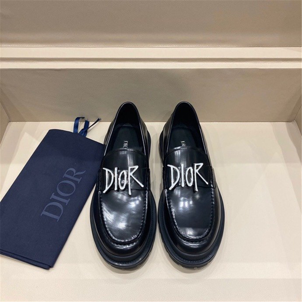 Dior Leather Sneaker - FashionPlug