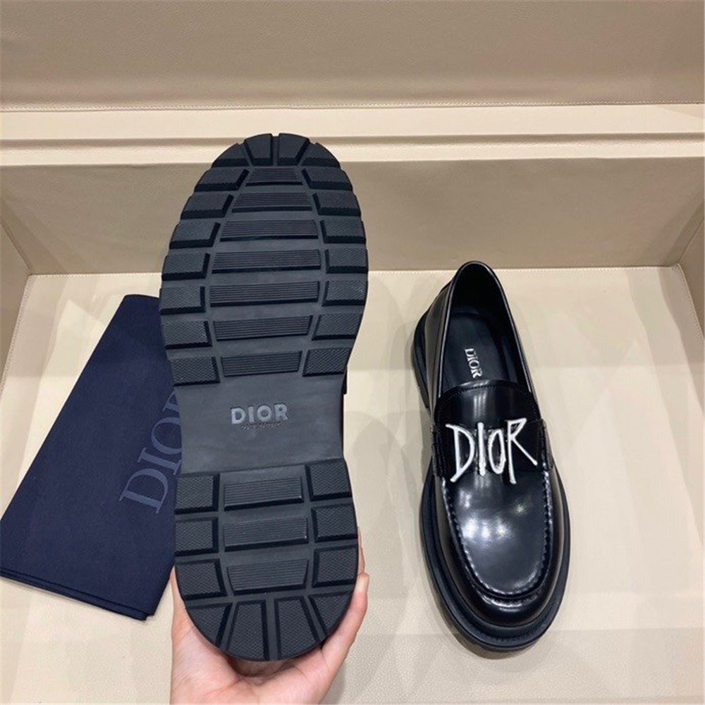 Dior Leather Sneaker - FashionPlug