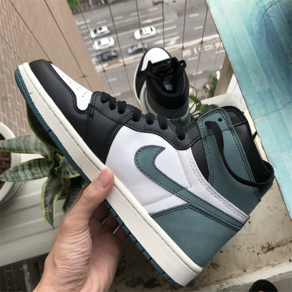 Jordan AJ 1 Retro High Caly Green Sneaker 555088-135 - FashionPlug