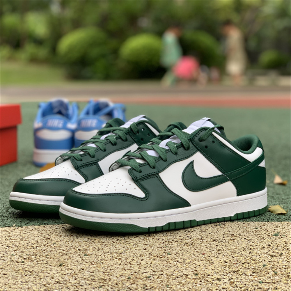 Nike Dunk Low Team Green Sneaker - FashionPlug