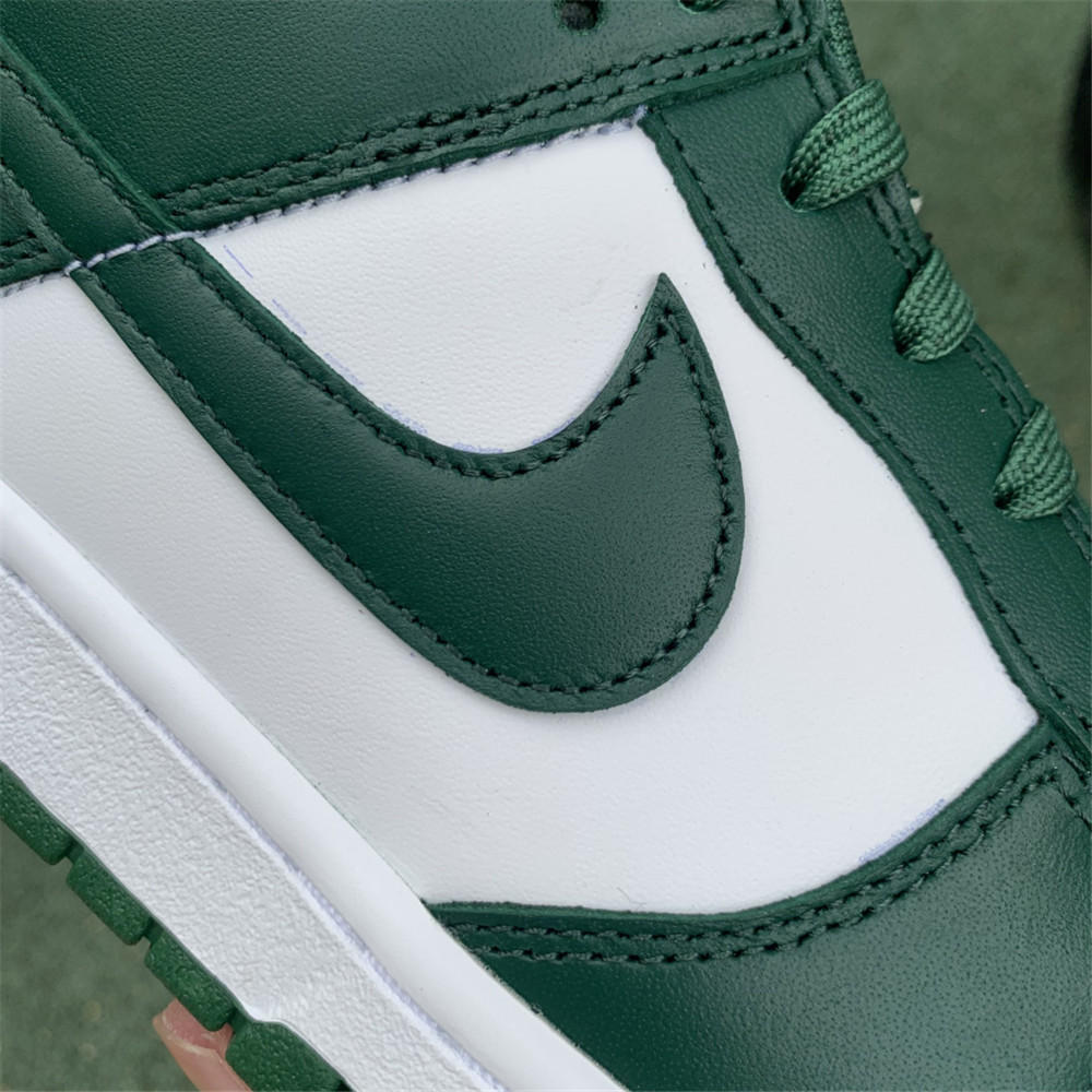Nike Dunk Low Team Green Sneaker - FashionPlug