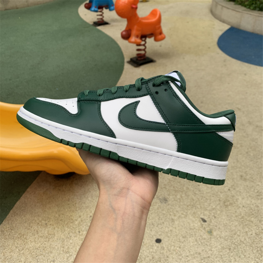 Nike Dunk Low Team Green Sneaker - FashionPlug
