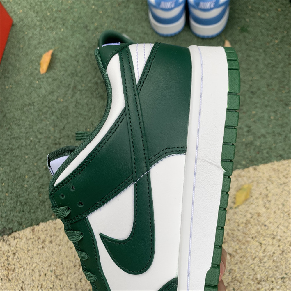 Nike Dunk Low Team Green Sneaker - FashionPlug