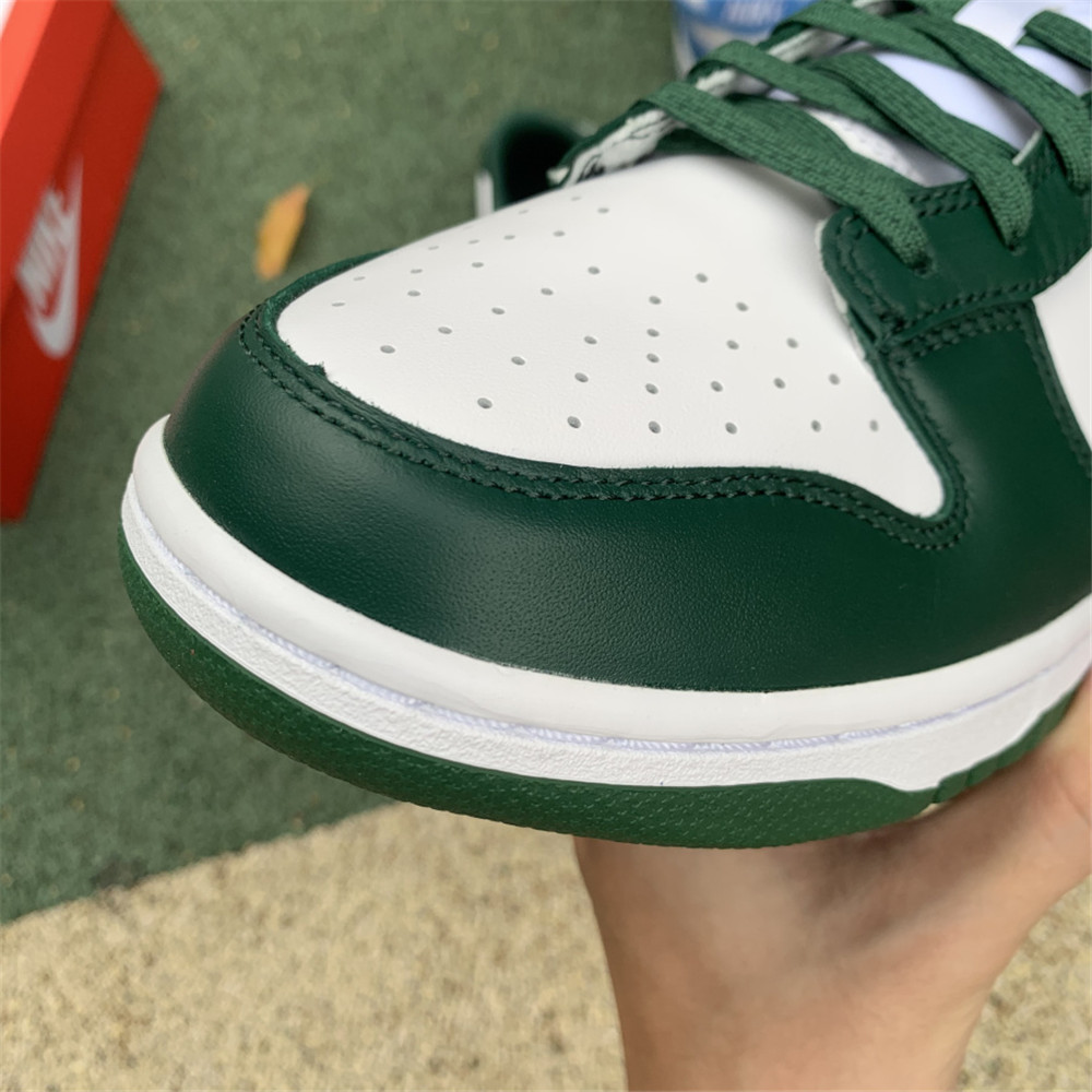Nike Dunk Low Team Green Sneaker - FashionPlug