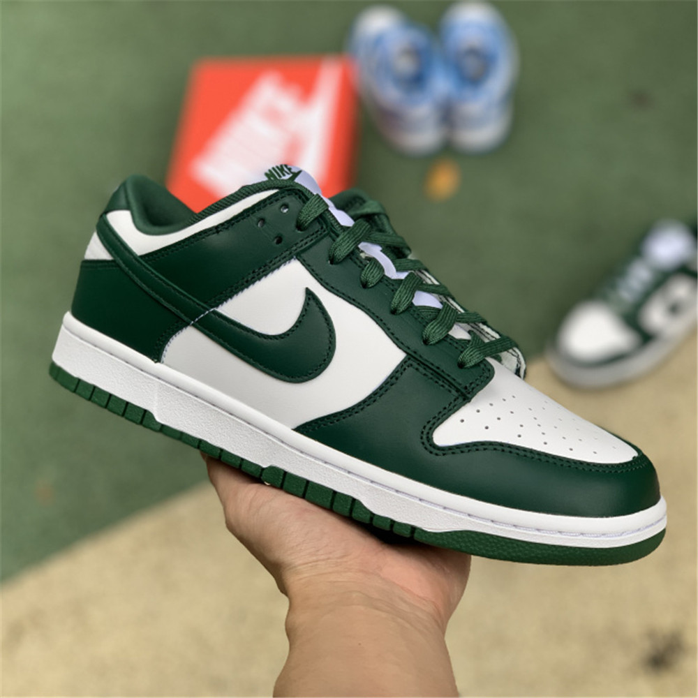 Nike Dunk Low Team Green Sneaker - FashionPlug