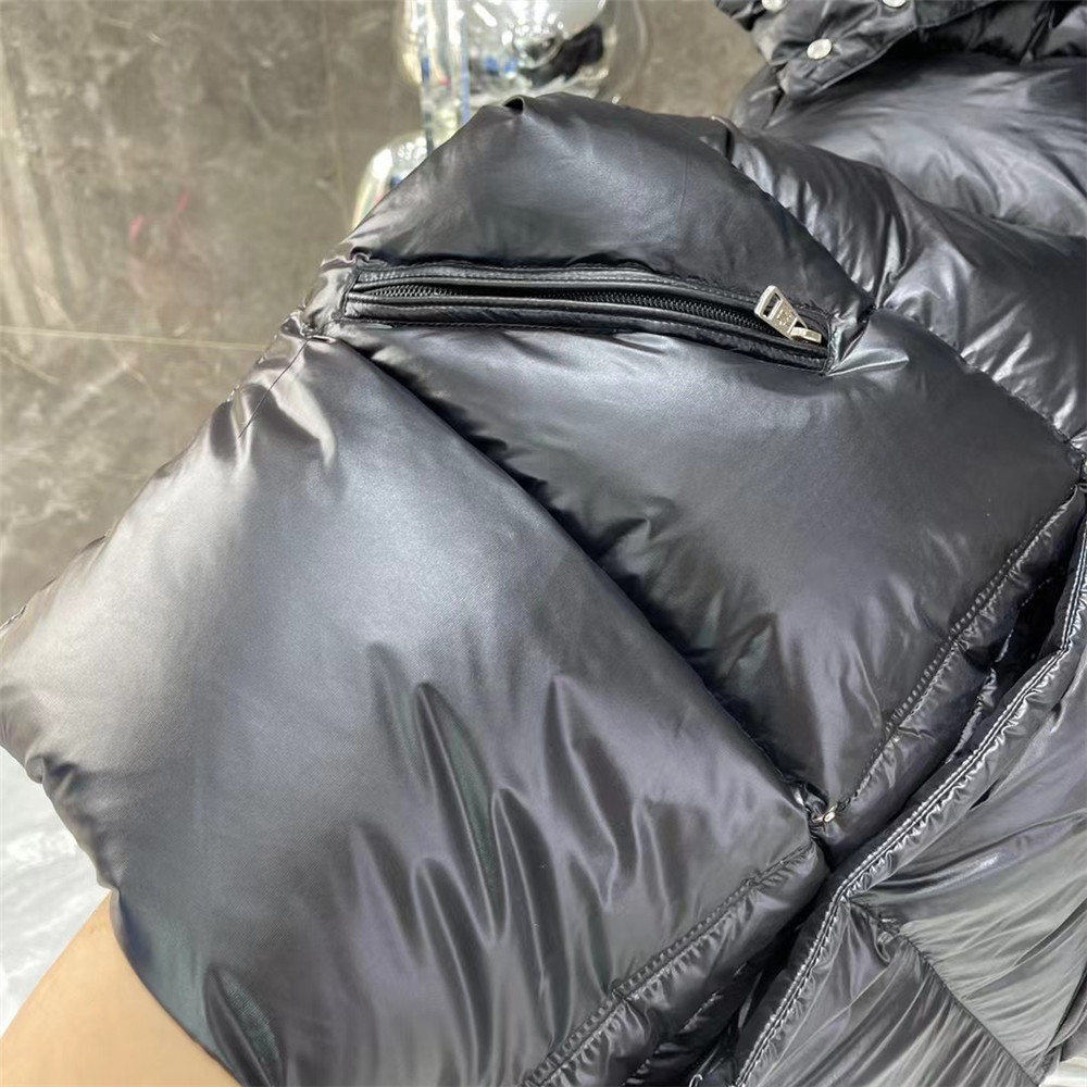 Moncler Lamentin Short Down Jacket - FashionPlug
