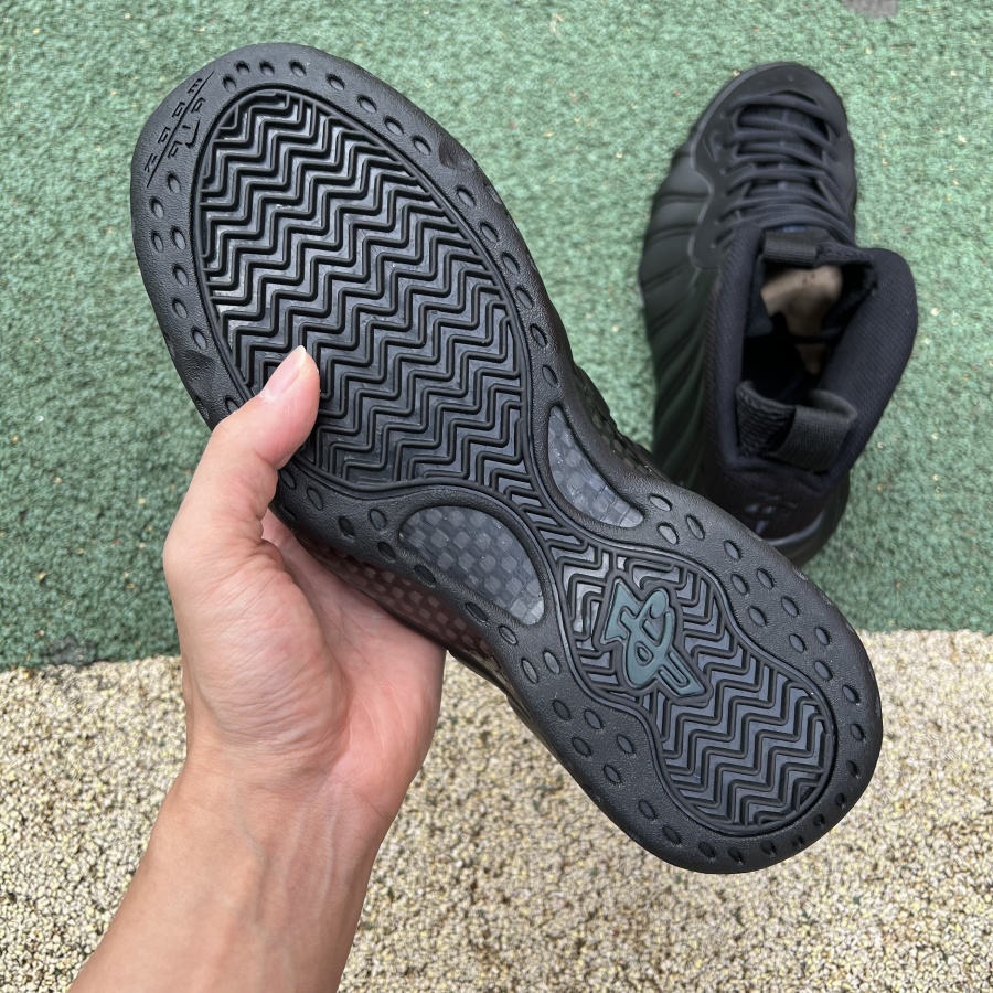 Nike Air Foamposite One 314996-001 - FashionPlug