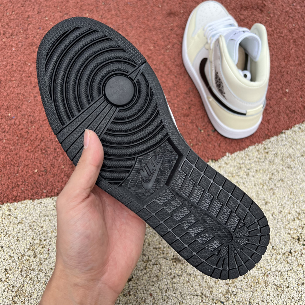 Jordan AJ1 Mid Zoom Sneakers - FashionPlug