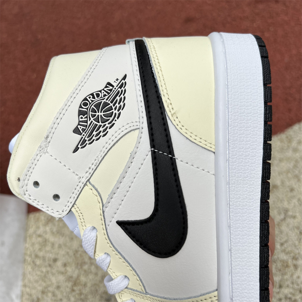 Jordan AJ1 Mid Zoom Sneakers - FashionPlug