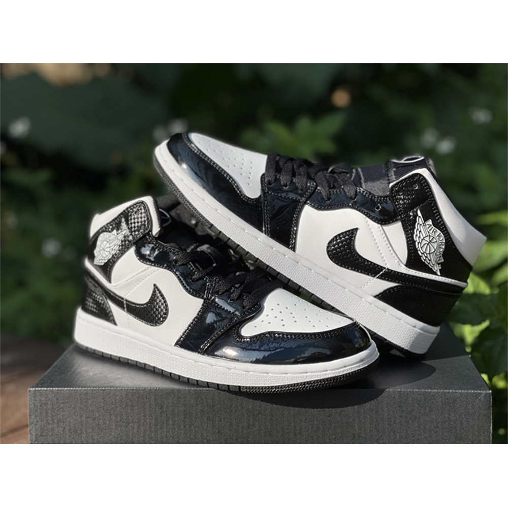 Jordan AJ 1 Mid Oreo Sneakers - FashionPlug