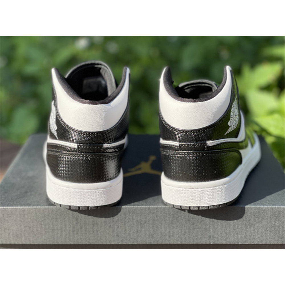 Jordan AJ 1 Mid Oreo Sneakers - FashionPlug