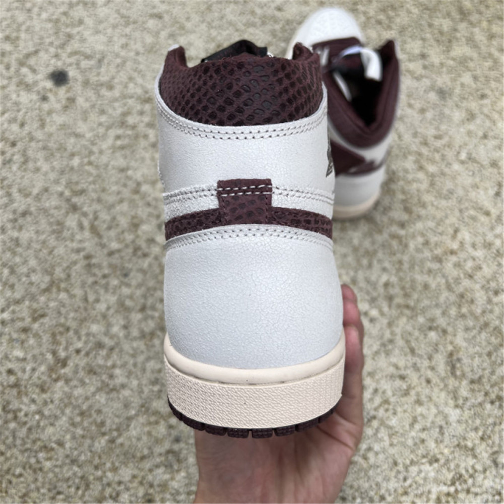 Jordan AJ1 Sneaker - FashionPlug
