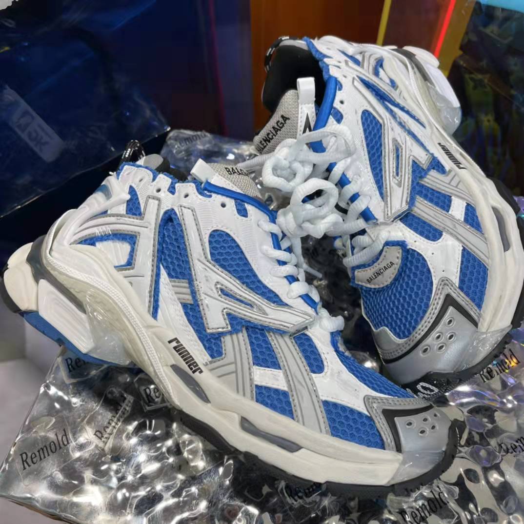 Balenciaga MEN'S RUNNER TRAINERS IN WHITE - FashionPlug