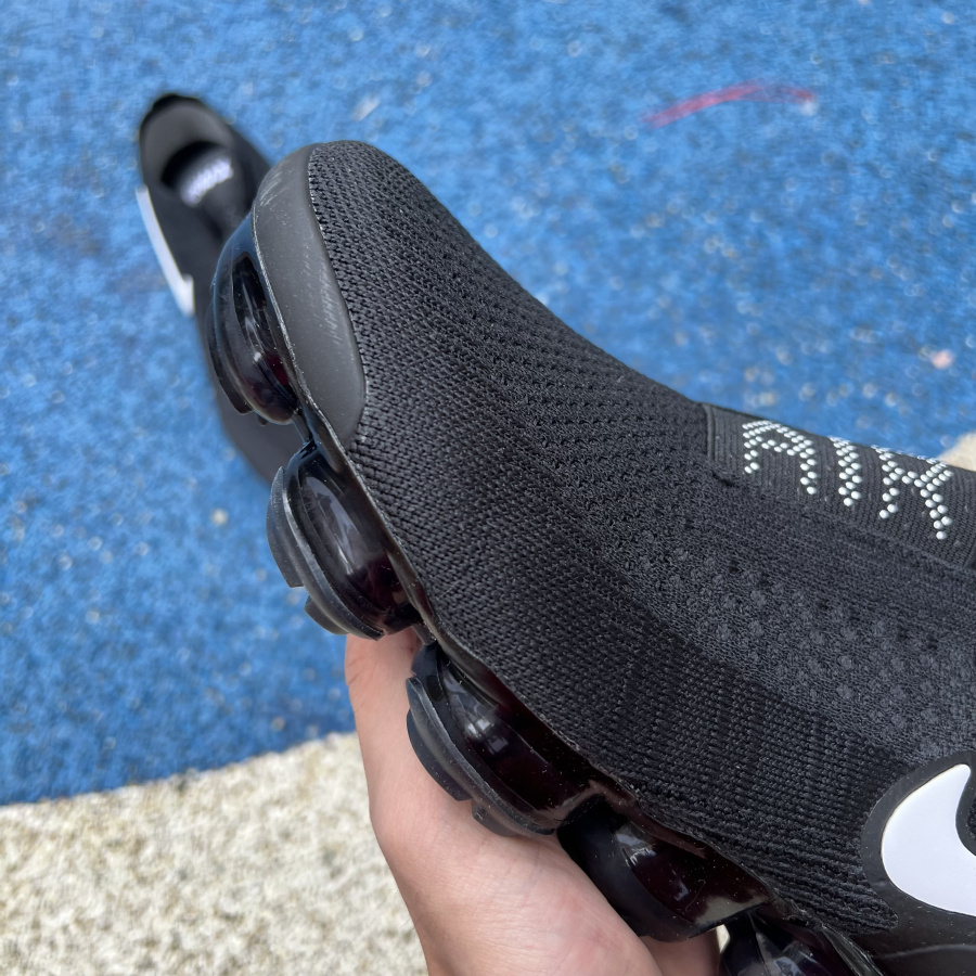 Nike Air Vapormax Moc 2 Sneaker - FashionPlug