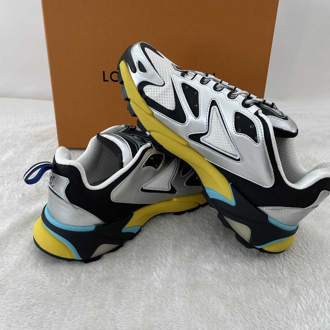 Louis Vuitton Runner Tatic Sneaker(Upon UK Size) - FashionPlug