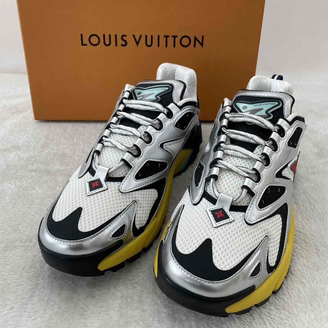 Louis Vuitton Runner Tatic Sneaker(Upon UK Size) - FashionPlug
