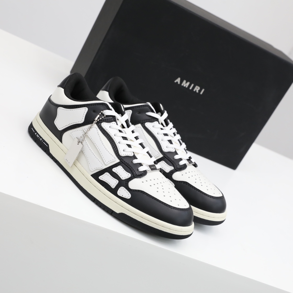 Amiri Skel-Top Low Sneaker White/Black - FashionPlug