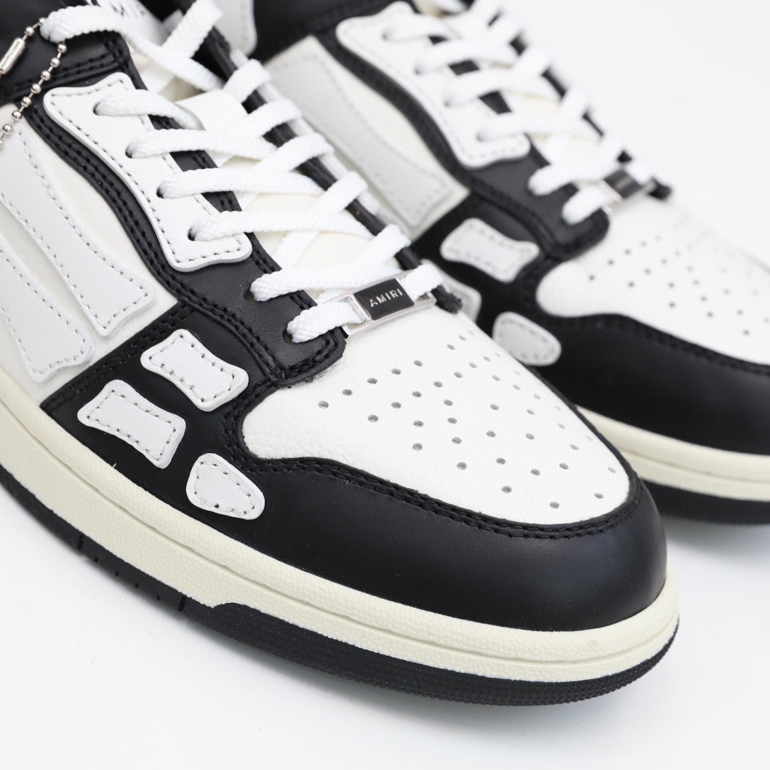 Amiri Skel-Top Low Sneaker White/Black - FashionPlug