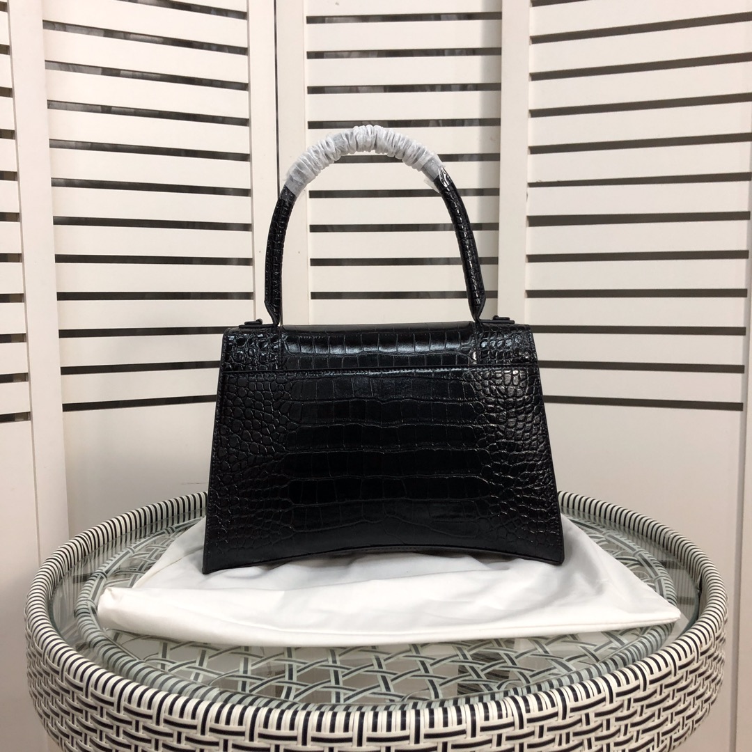 Balenciaga Women's Handbag - FashionPlug