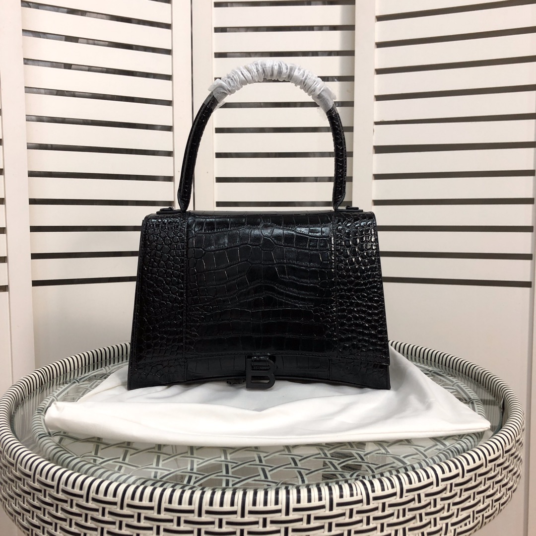 Balenciaga Women's Handbag - FashionPlug
