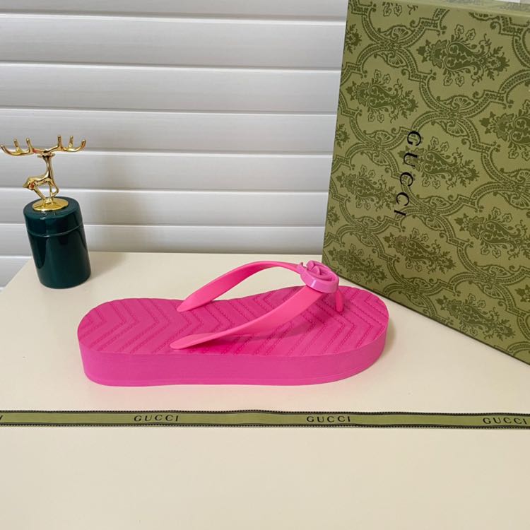 Gucci Thong Sandal With Double G - FashionPlug