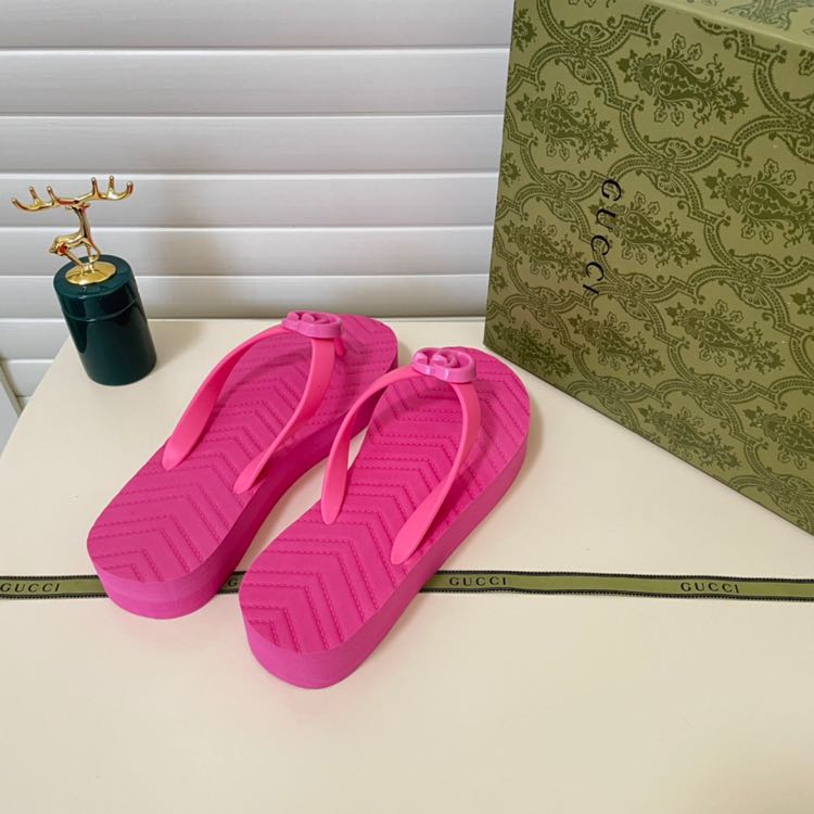 Gucci Thong Sandal With Double G - FashionPlug