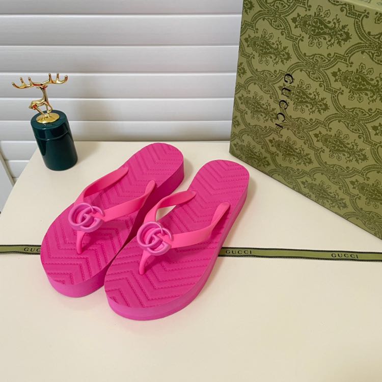 Gucci Thong Sandal With Double G - FashionPlug