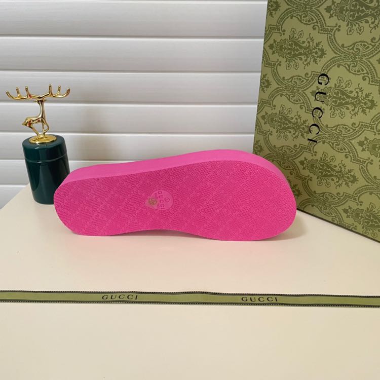 Gucci Thong Sandal With Double G - FashionPlug
