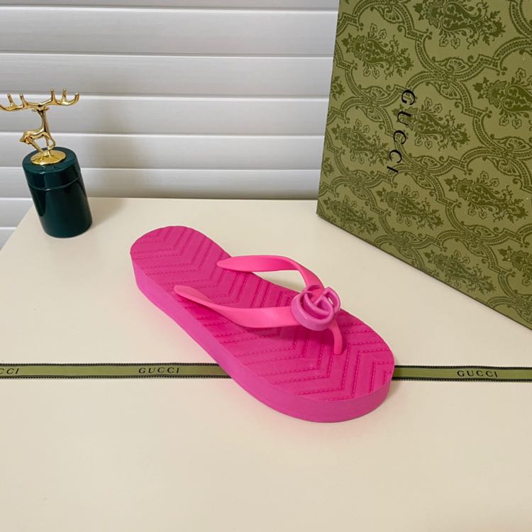 Gucci Thong Sandal With Double G - FashionPlug