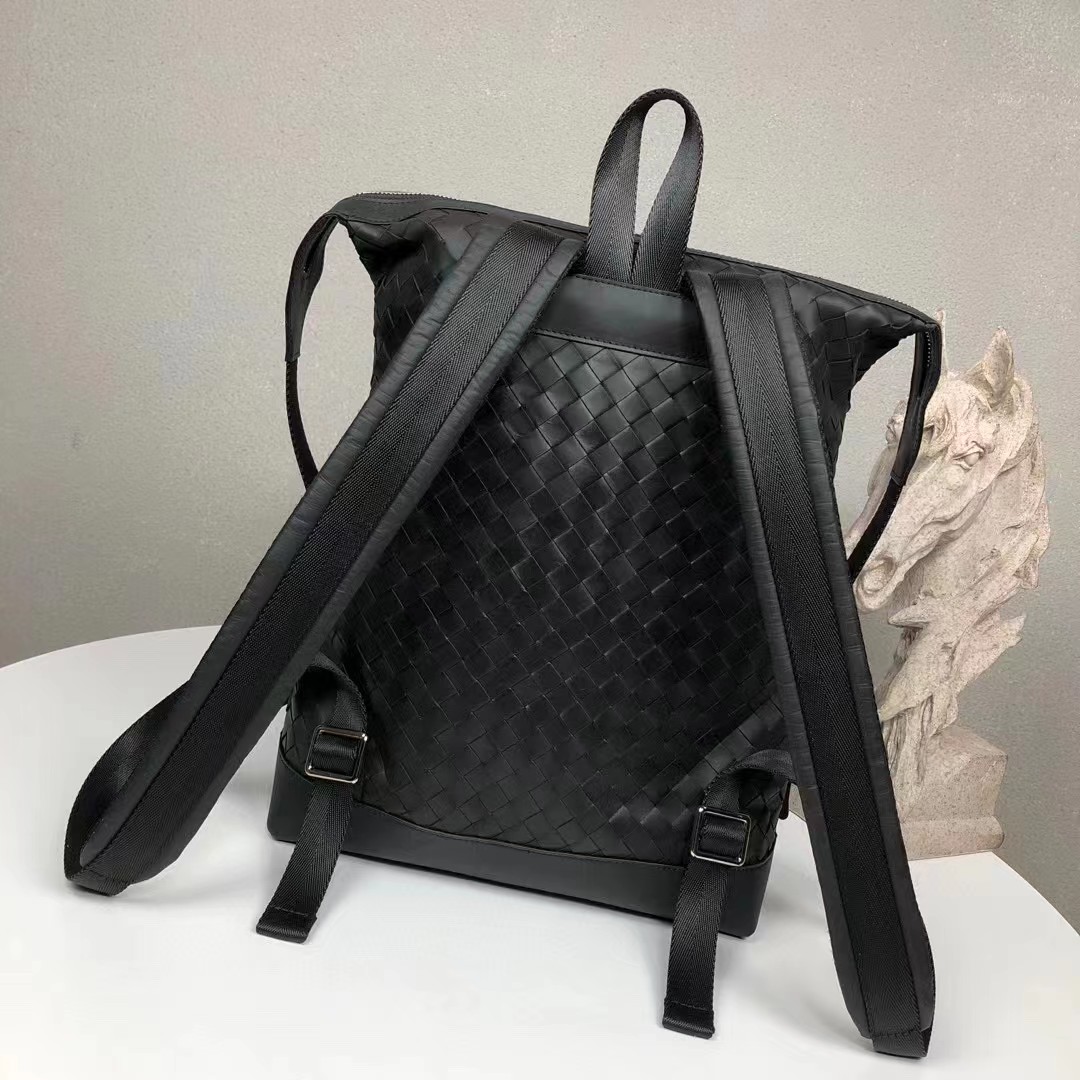 Bottega Veneta  Backpack  - FashionPlug